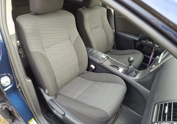 Toyota Avensis cena 23900 przebieg: 301000, rok produkcji 2010 z Węgliniec małe 596